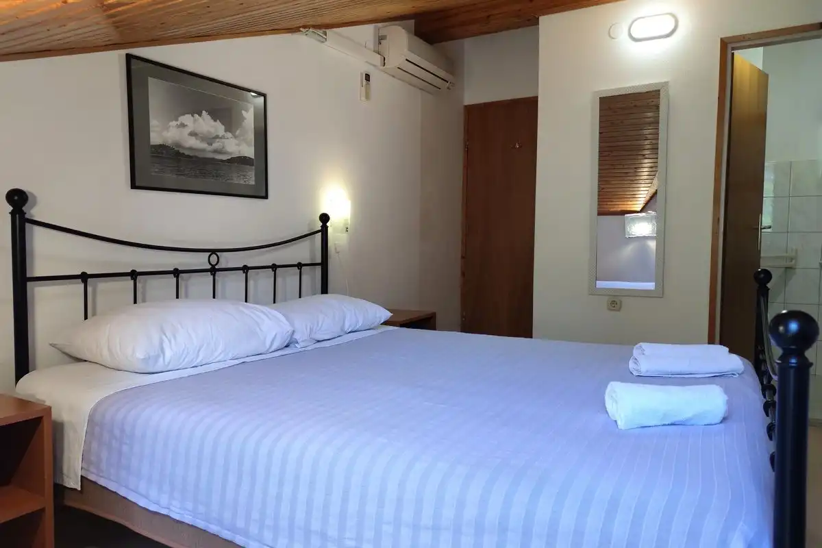 Classic room with side sea and forest view - Pansion Alen - Luka, Dugi otok